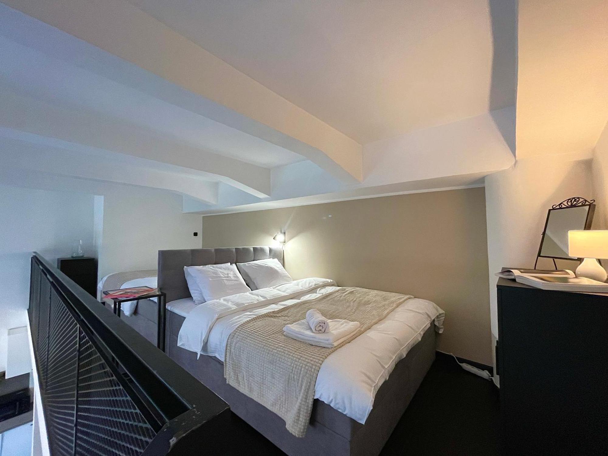 Duplex Apartment With 3 Bedrooms Prag Dış mekan fotoğraf